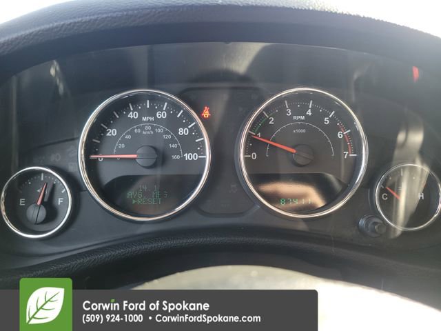 Used 2012 Jeep Wrangler Unlimited Rubicon w/ Max Tow Pkg image 27