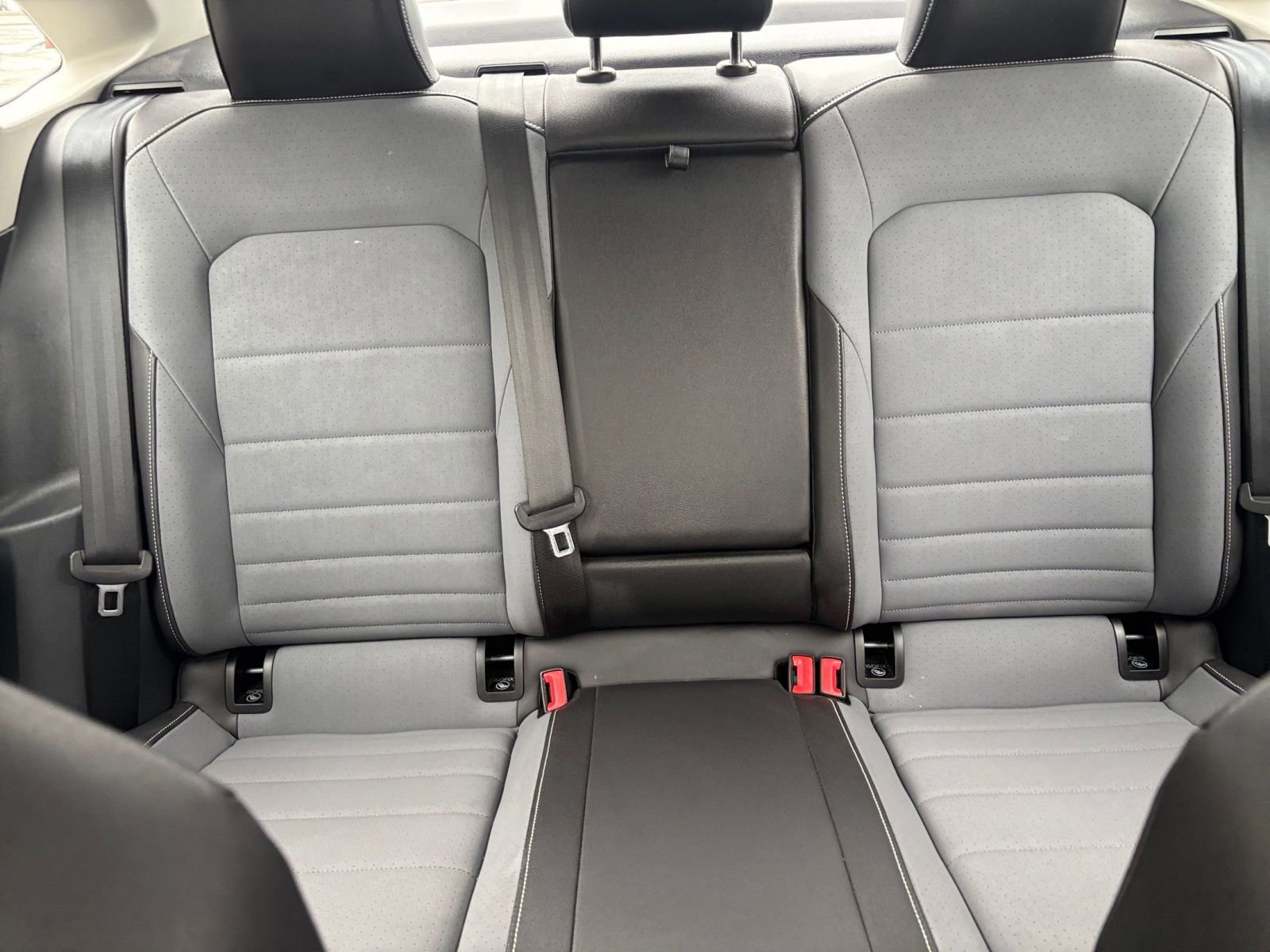 Used 2025 Volkswagen Jetta SE image 33