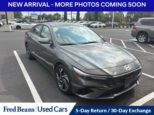 Used 2024 Hyundai Elantra SEL w/ Convenience Package FWD image 3