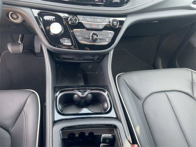 New 2026 Chrysler Pacifica Limited w/ Uconnect Theater Family Group image 28