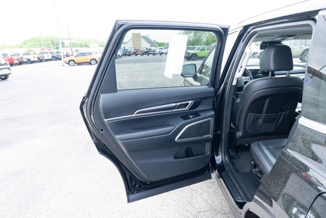 Used 2025 Kia Telluride S FWD image 11
