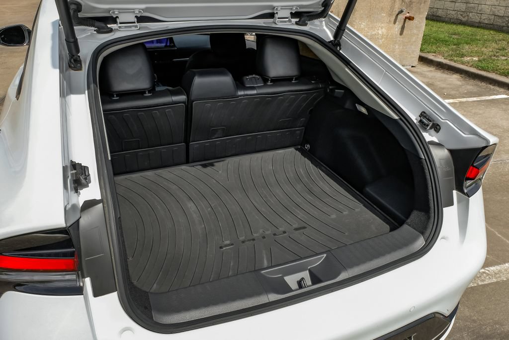 Used 2024 Toyota Prius Limited w/ Limited Premium Package FWD image 57