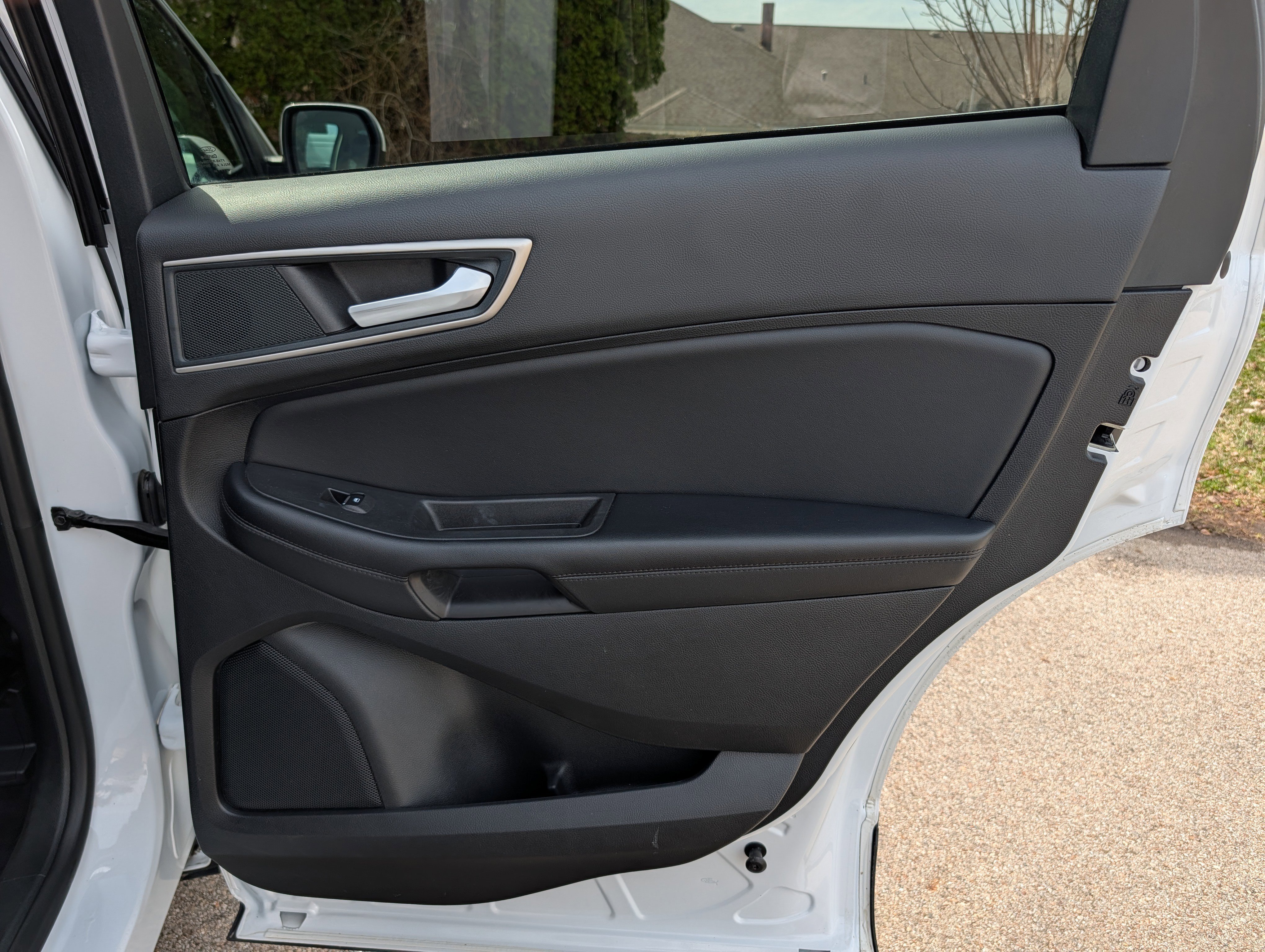 Used 2024 Ford Edge SEL image 34