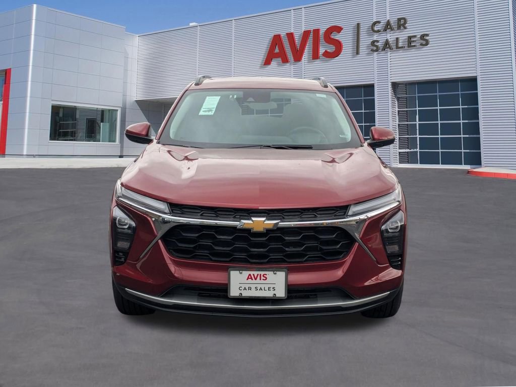 Used 2025 Chevrolet Trax LT w/ LT Convenience Package image 2