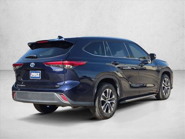 Used 2022 Toyota Highlander XLE FWD image 5