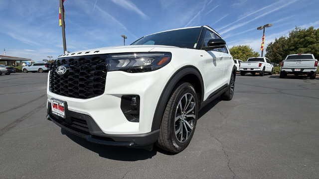 New 2027 Ford Explorer ST-Line AWD/4WD image 9