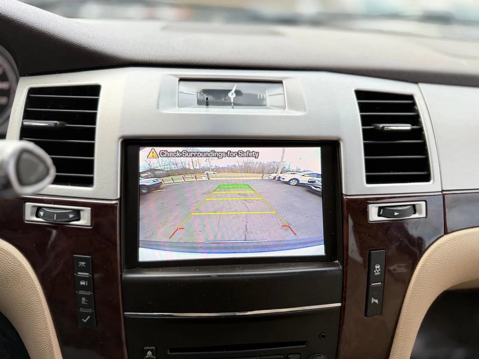 Used 2013 Cadillac Escalade Premium image 19