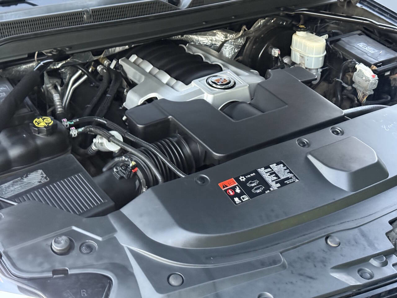 Used 2015 Cadillac Escalade Luxury image 10