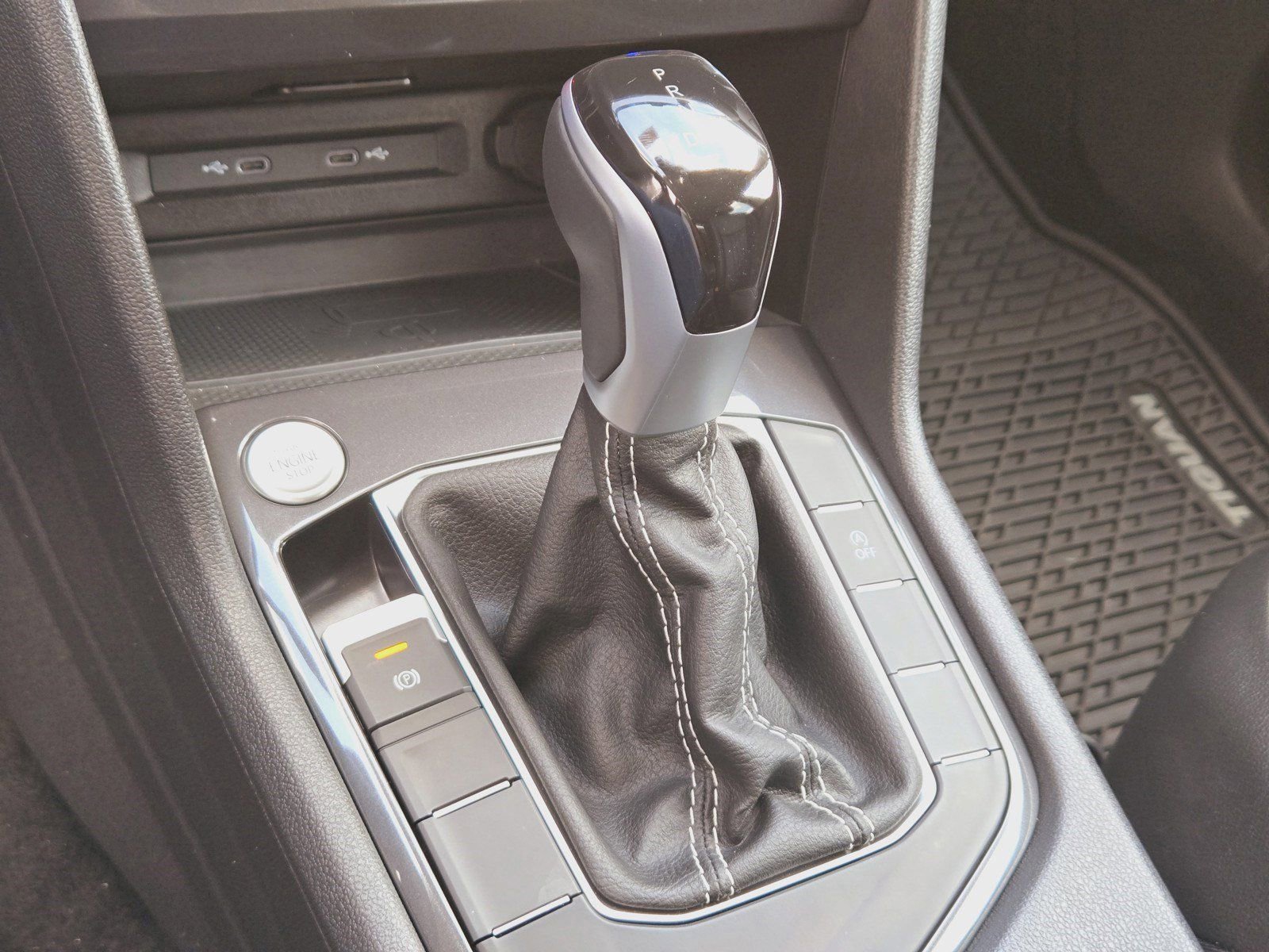 New 2024 Volkswagen Tiguan SE FWD image 19