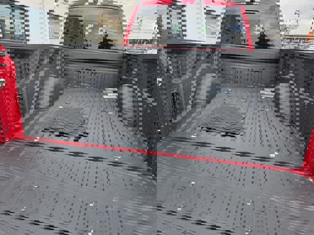 Used 2024 Ford F350 Lariat image 9