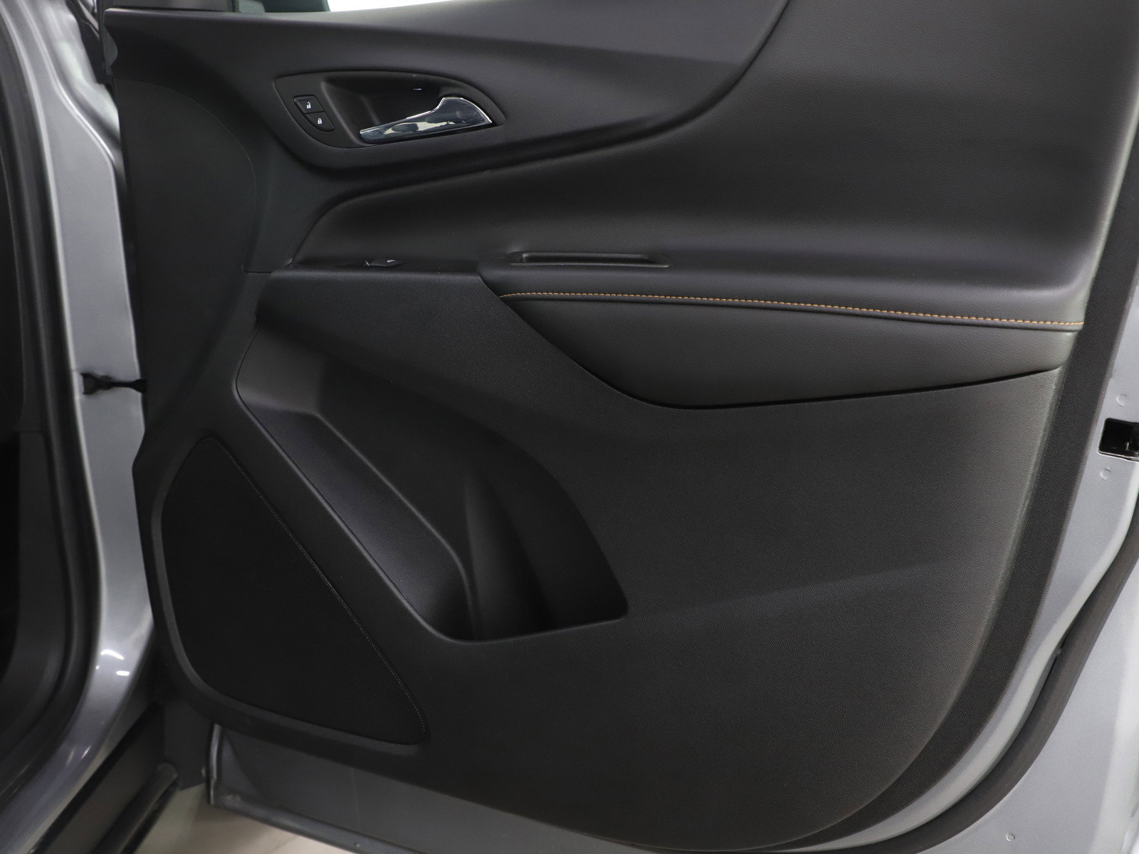 Used 2023 Chevrolet Equinox Premier AWD/4WD image 9
