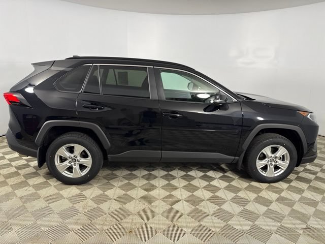 Used 2019 Toyota RAV4 XLE AWD/4WD image 8