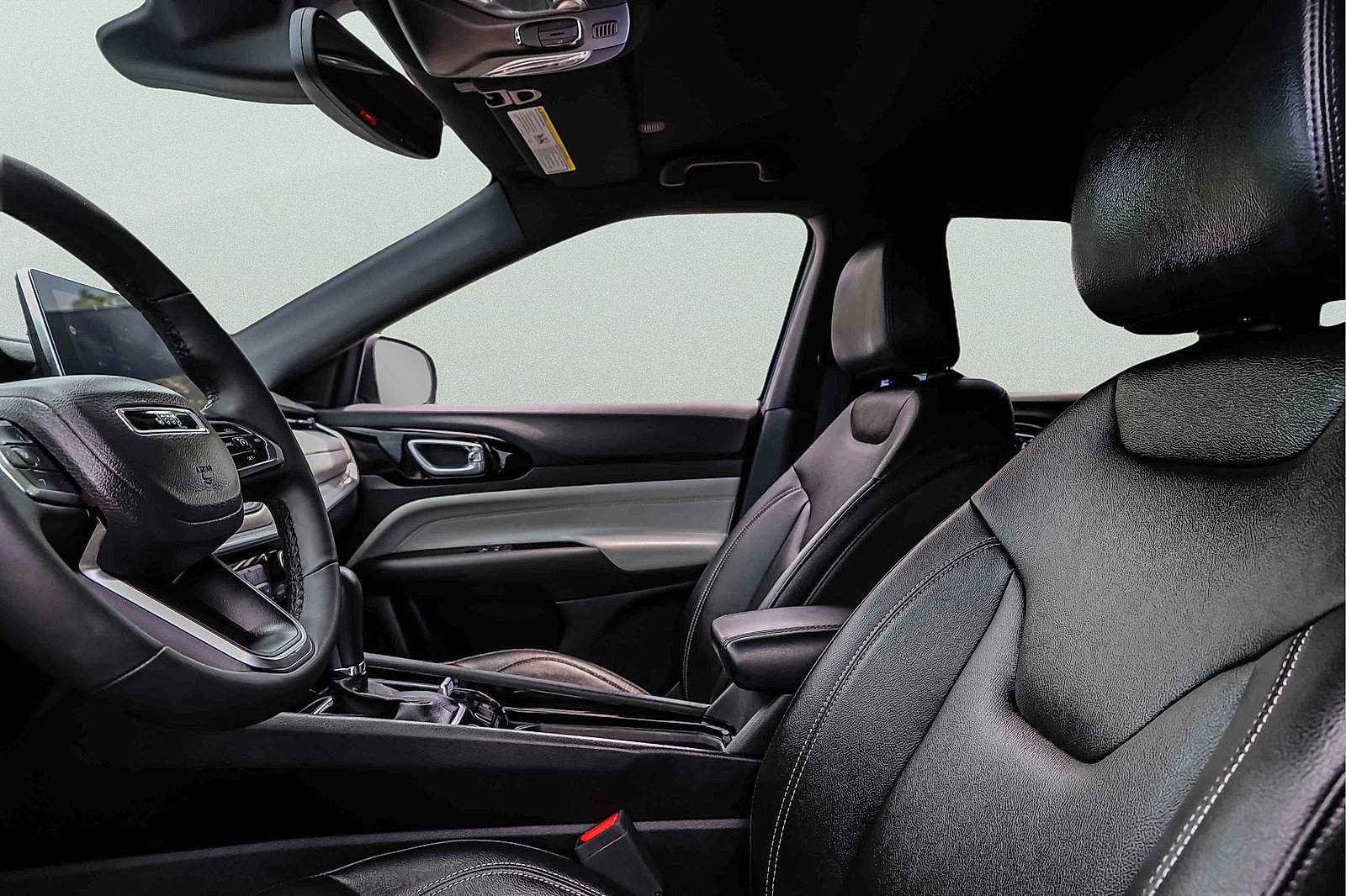 Used 2025 Jeep Compass Limited AWD/4WD image 9