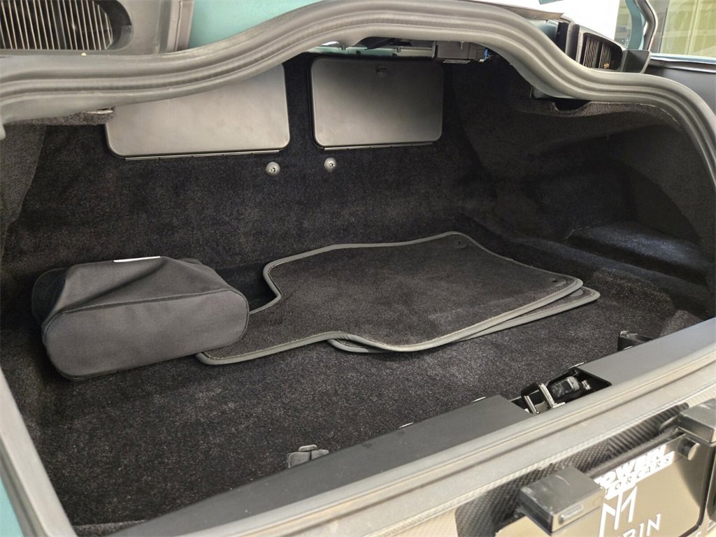 Used 2024 Aston Martin DB12 Coupe image 18