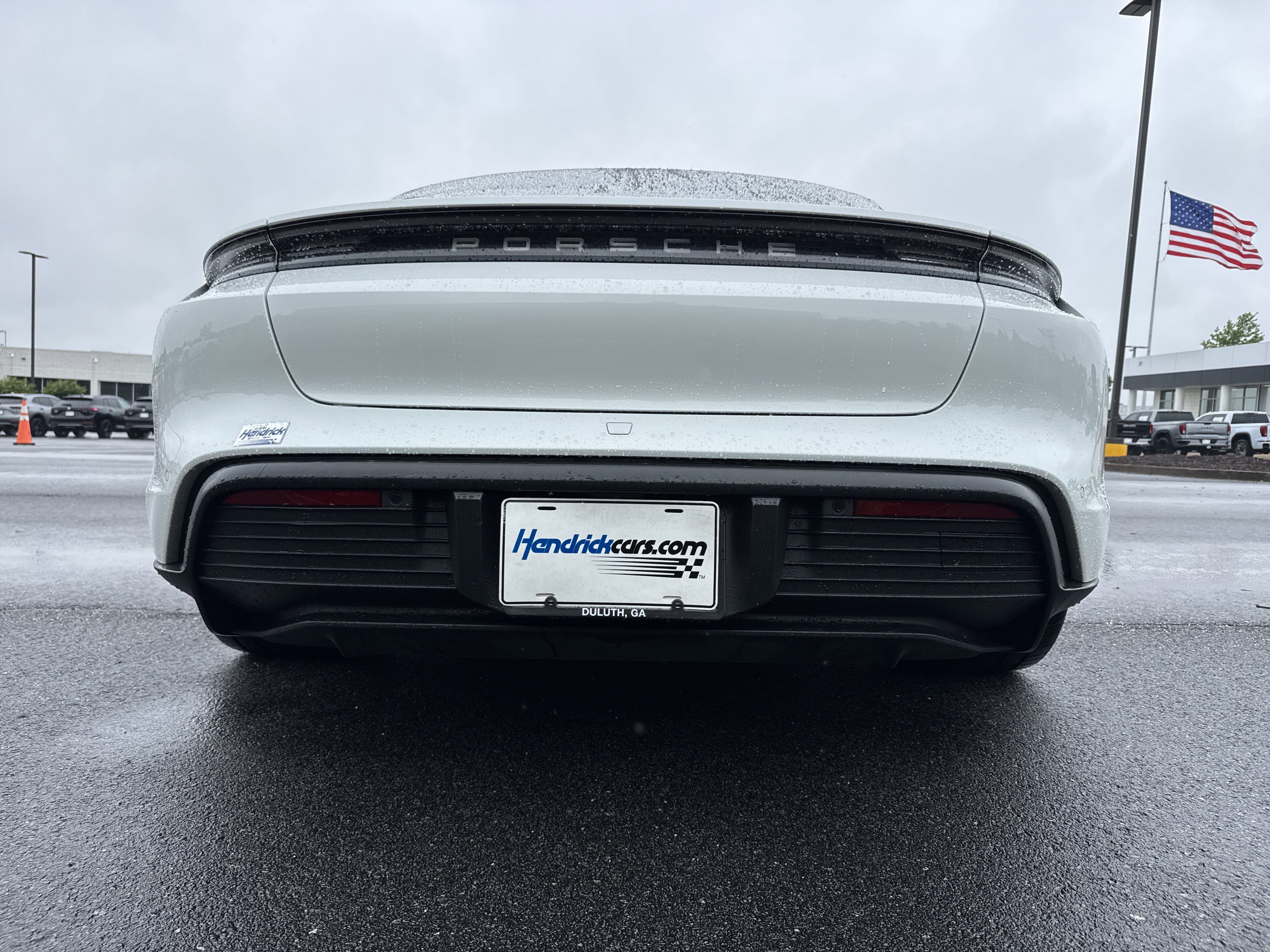 Used 2022 Porsche Taycan RWD image 9