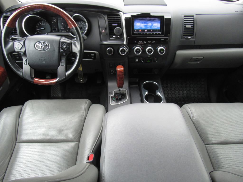 Used 2018 Toyota Sequoia Platinum AWD/4WD image 37