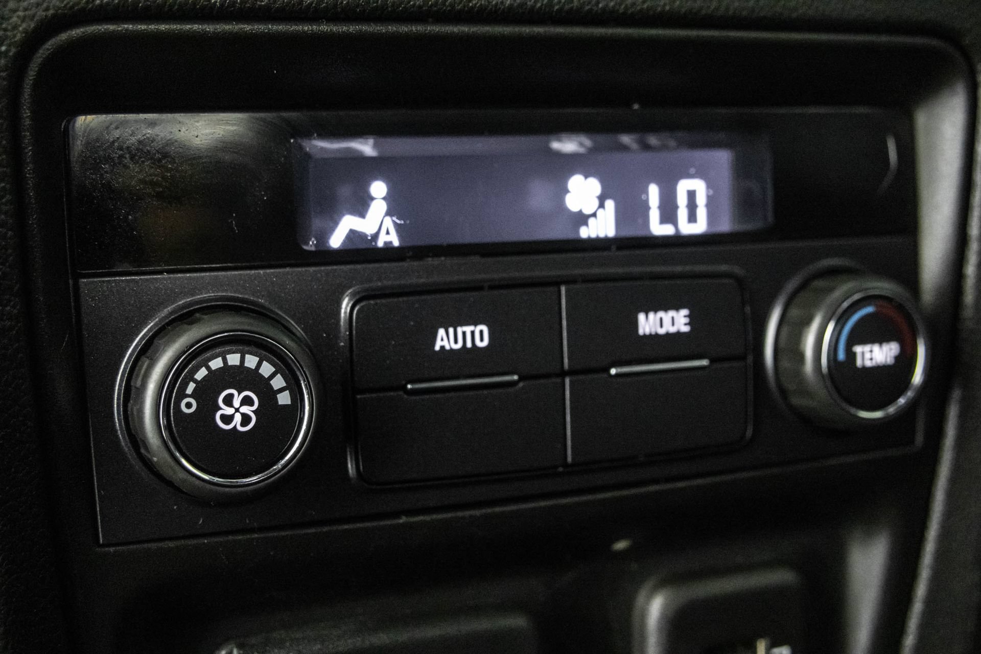 Used 2023 Buick Enclave Essence w/ Experience Buick Package AWD/4WD image 38
