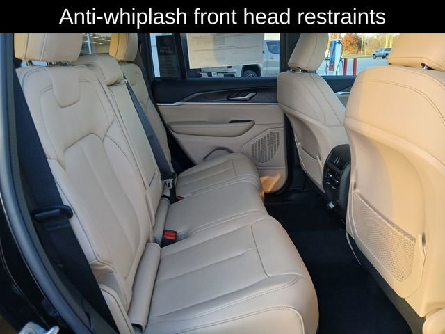 New 2025 Jeep Grand Cherokee Limited image 17