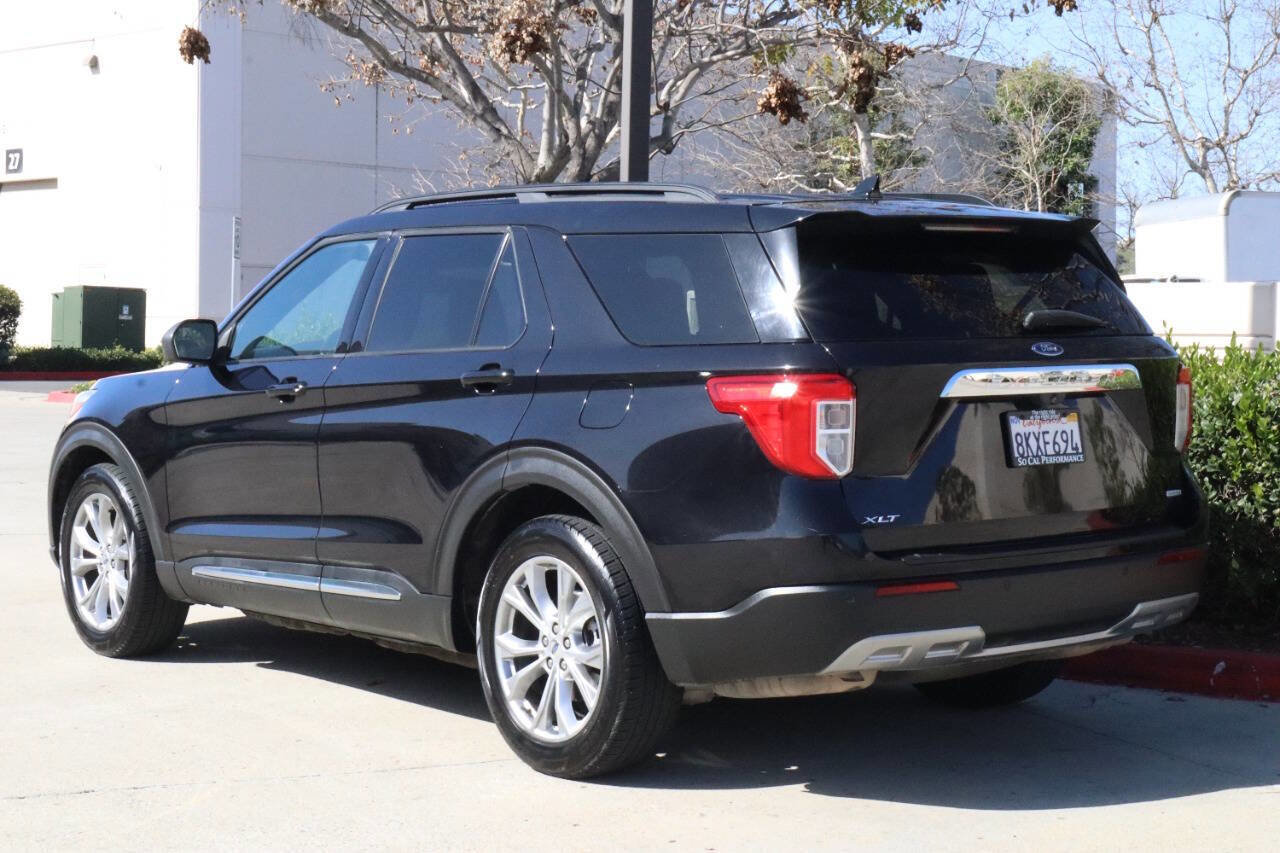 Used 2020 Ford Explorer XLT image 18