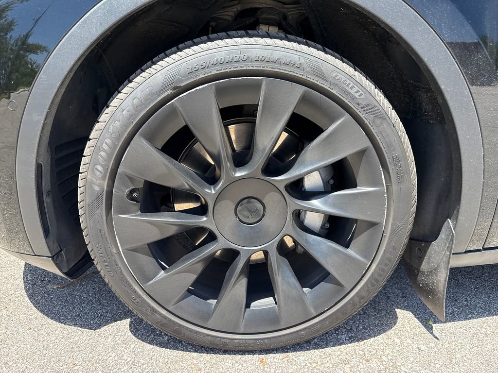Used 2022 Tesla Model Y Long Range AWD/4WD image 9