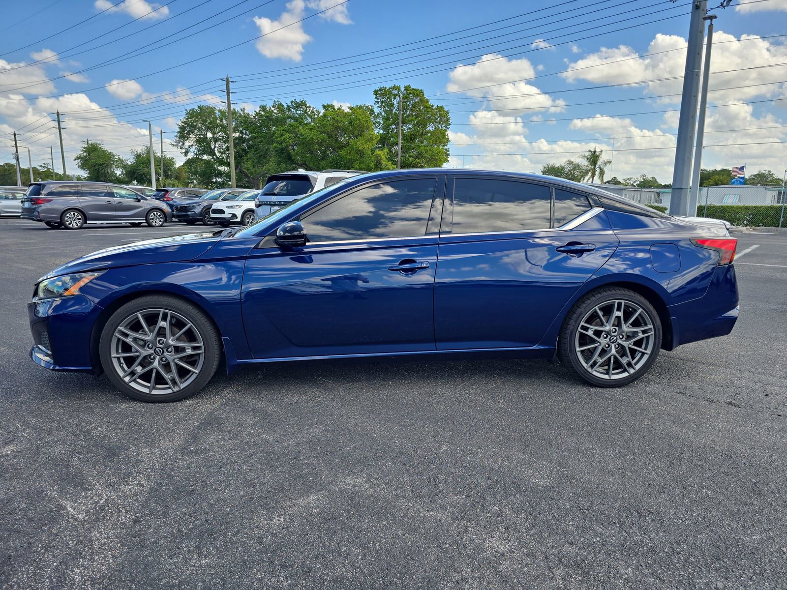 Used 2023 Nissan Altima 2.0 SR FWD image 6