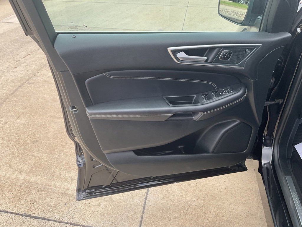 Used 2024 Ford Edge Titanium image 7