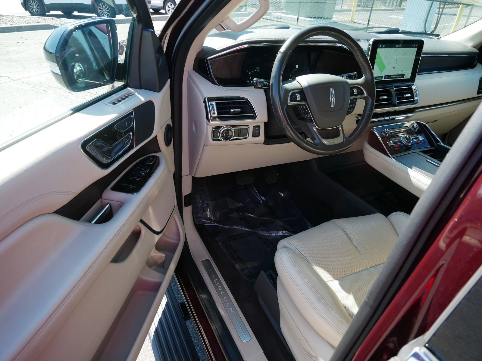 Used 2021 Lincoln Navigator Reserve AWD/4WD image 9