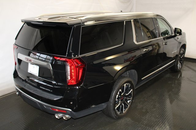 Used 2022 GMC Yukon XL Denali w/ Denali Premium Package image 5