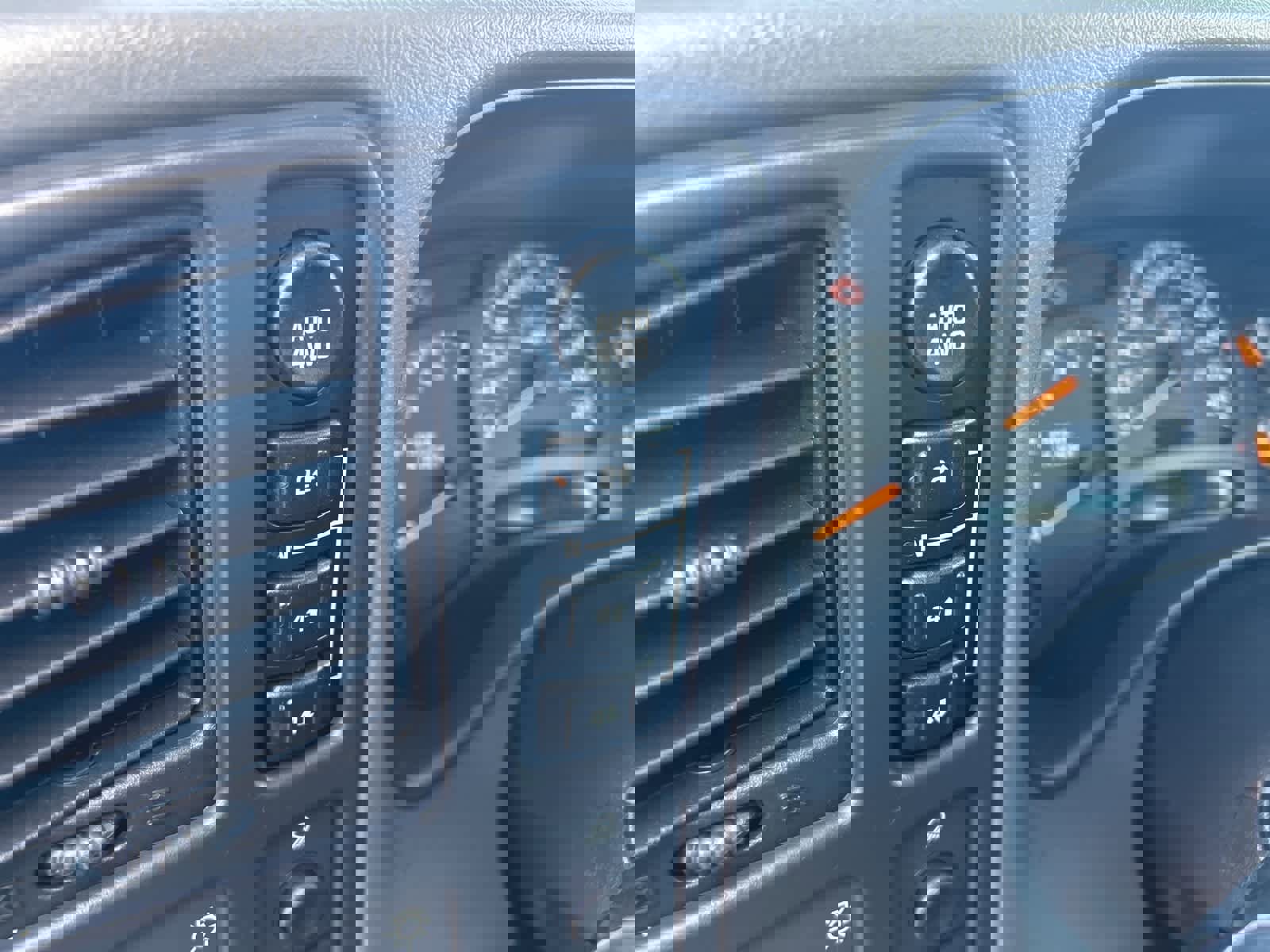 Used 2005 Chevrolet Avalanche Z71 w/ Sun And Sound Package image 43