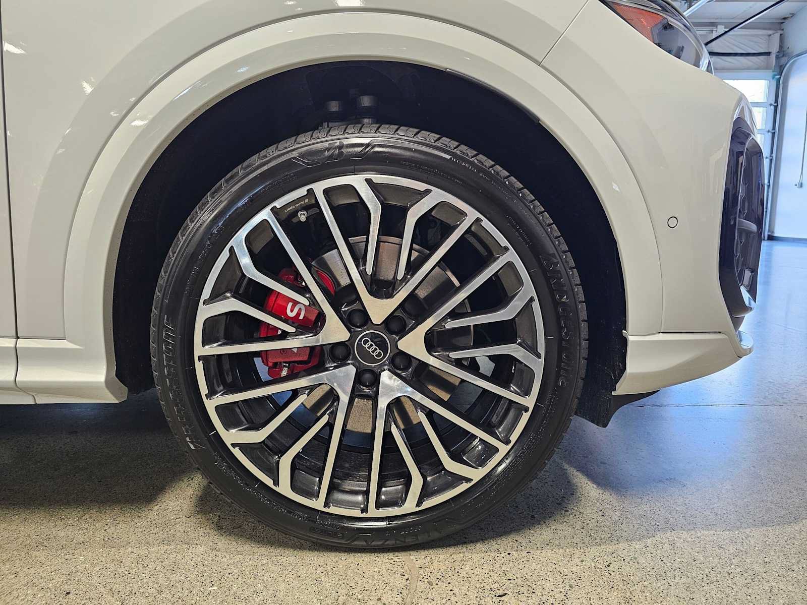 New 2026 Audi SQ5 Prestige AWD/4WD image 9