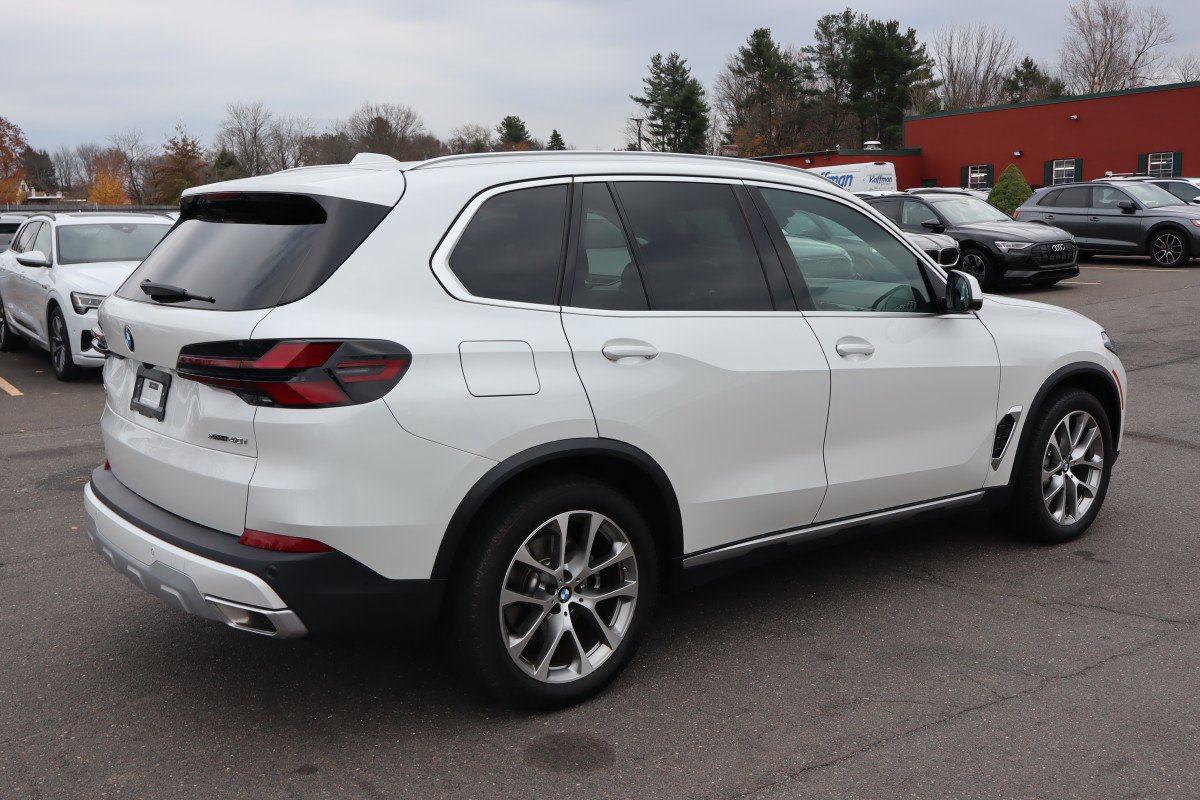 Used 2026 BMW X5 xDrive40i image 5