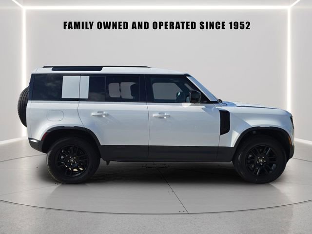 Used 2025 Land Rover Defender 110 S AWD/4WD image 5
