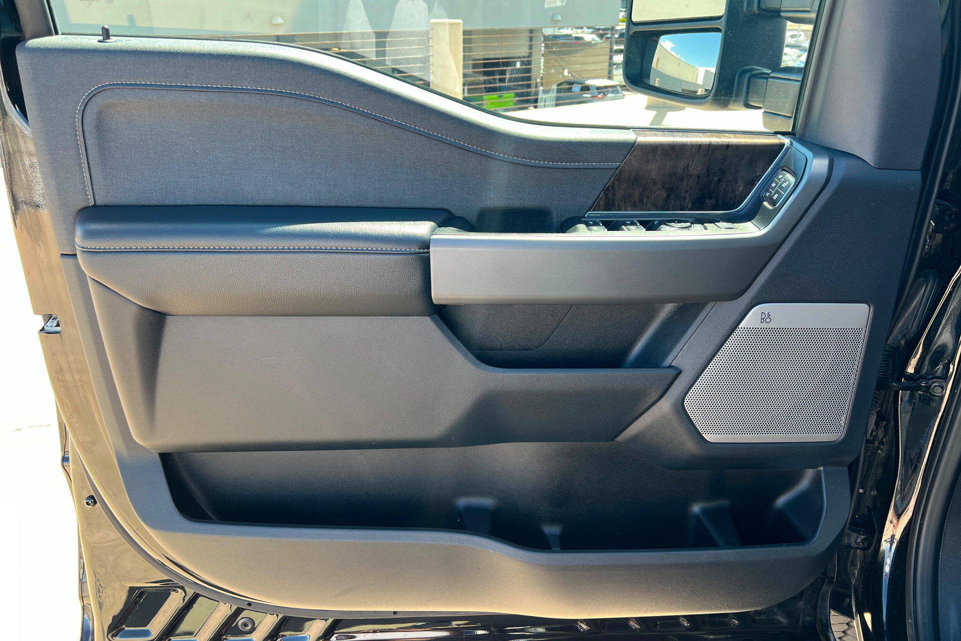 Used 2024 Ford F350 Lariat w/ Black Appearance Package AWD/4WD image 15