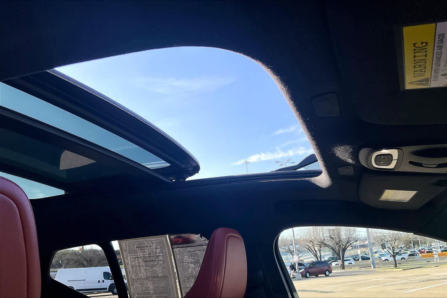 Used 2019 Volvo XC40 T5 Momentum image 30
