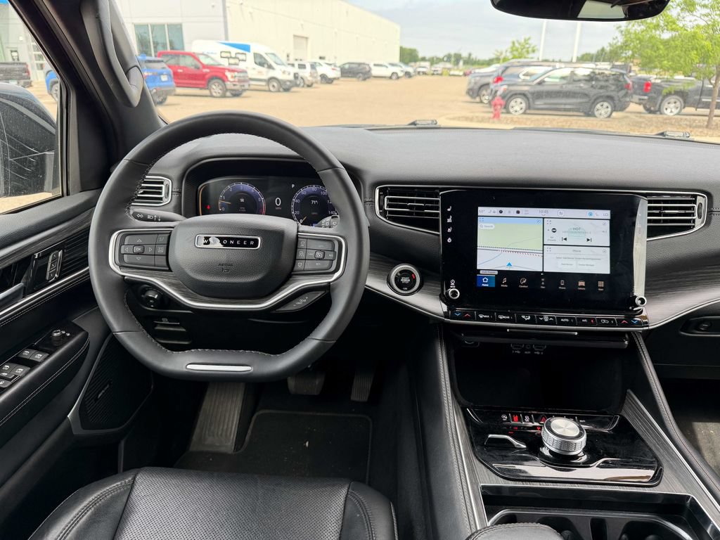 Used 2024 Jeep Wagoneer Series II w/ Flexible Seating Group AWD/4WD image 30