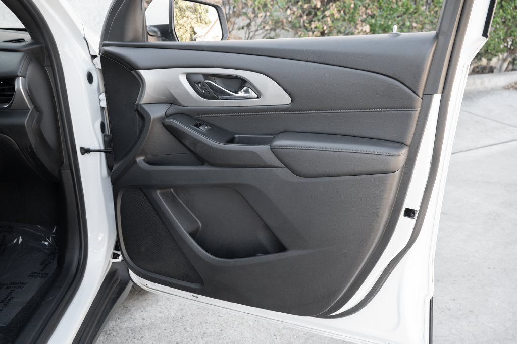 Used 2023 Chevrolet Traverse LT FWD image 42