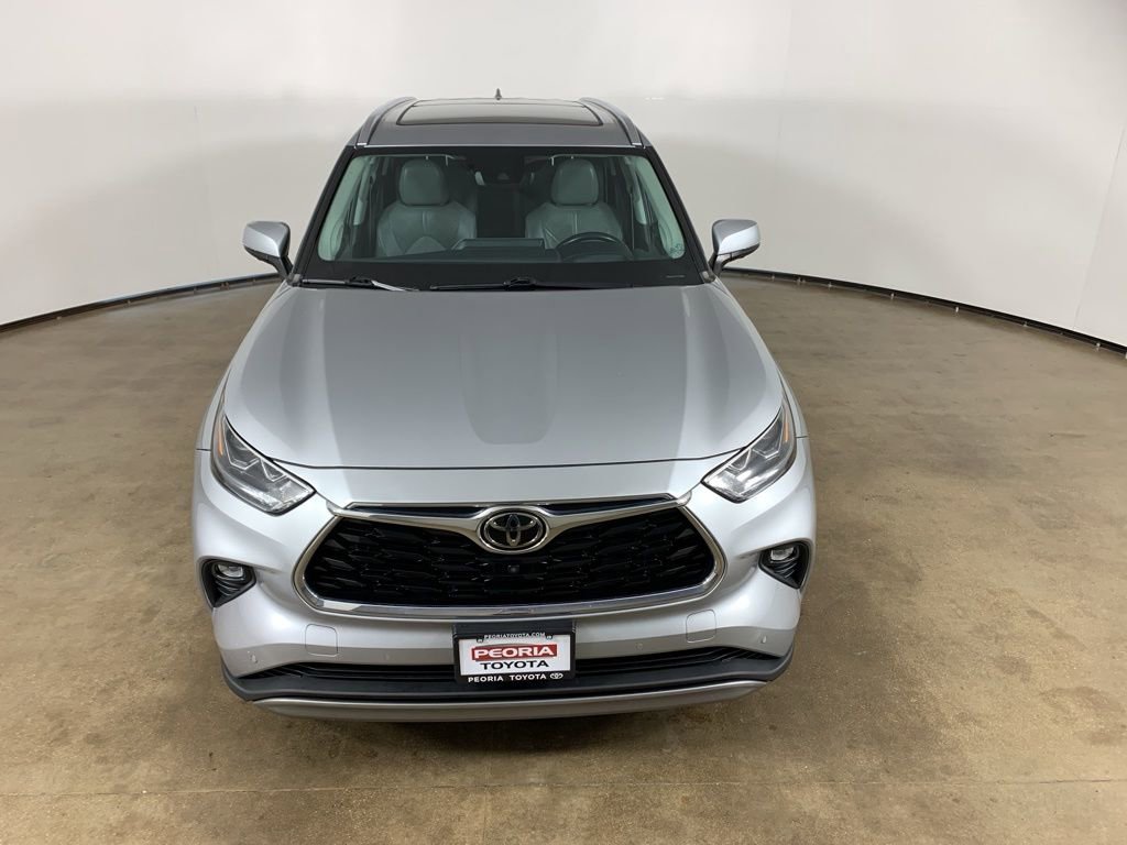 Used 2022 Toyota Highlander Platinum AWD/4WD image 4