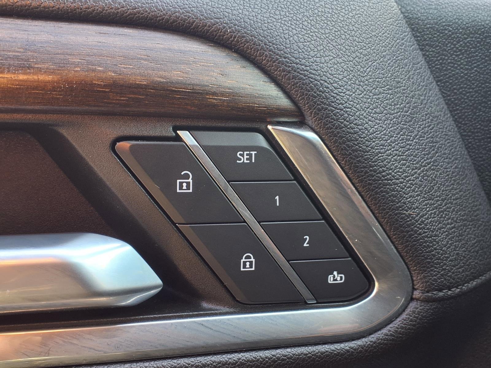 Used 2022 Chevrolet Silverado 1500 High Country w/ High Country Premium Package image 11