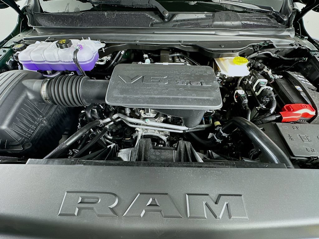 New 2026 RAM 1500 Express AWD/4WD image 17