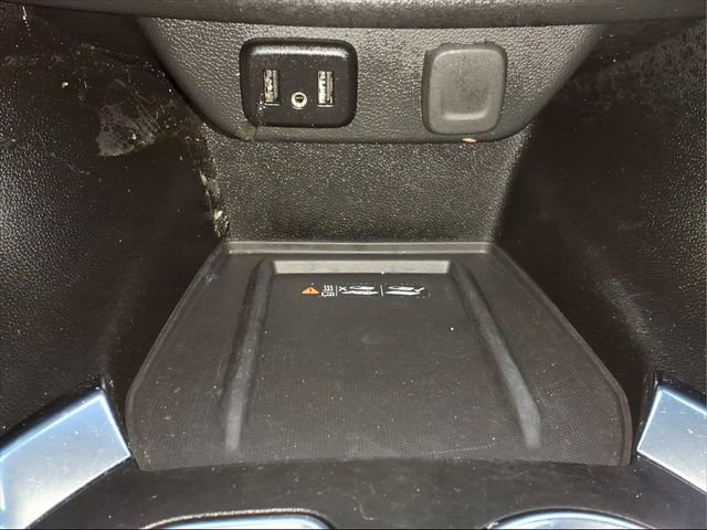 Used 2023 Chevrolet Traverse LT image 20