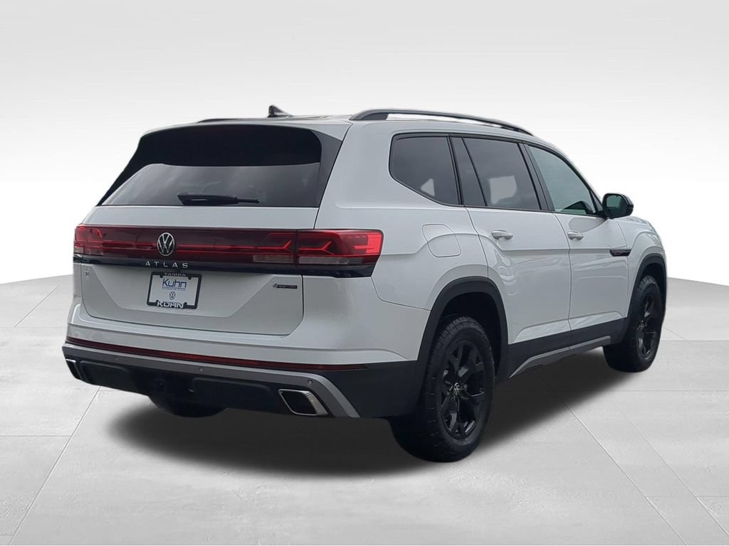 Certified 2025 Volkswagen Atlas Peak Edition SE AWD/4WD image 3