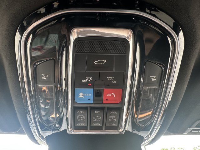 Used 2024 Jeep Grand Cherokee L Summit AWD/4WD image 30