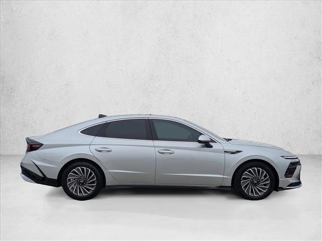 Used 2026 Hyundai Sonata Limited FWD image 4