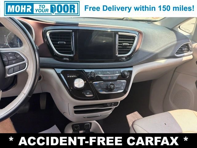 Used 2019 Chrysler Pacifica Limited FWD image 31