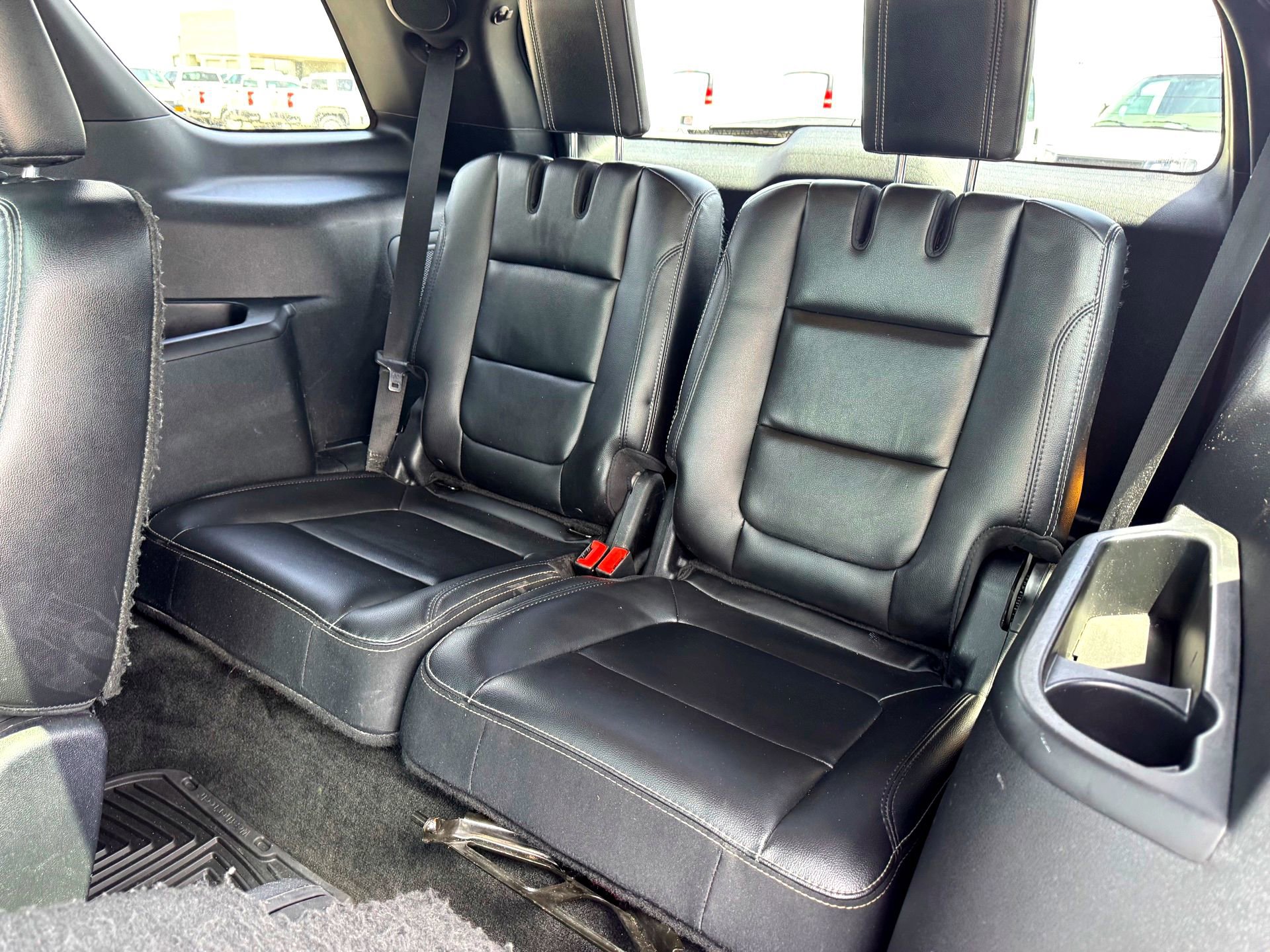 Used 2017 Ford Explorer Limited w/ Equipment Group 301A FWD image 18