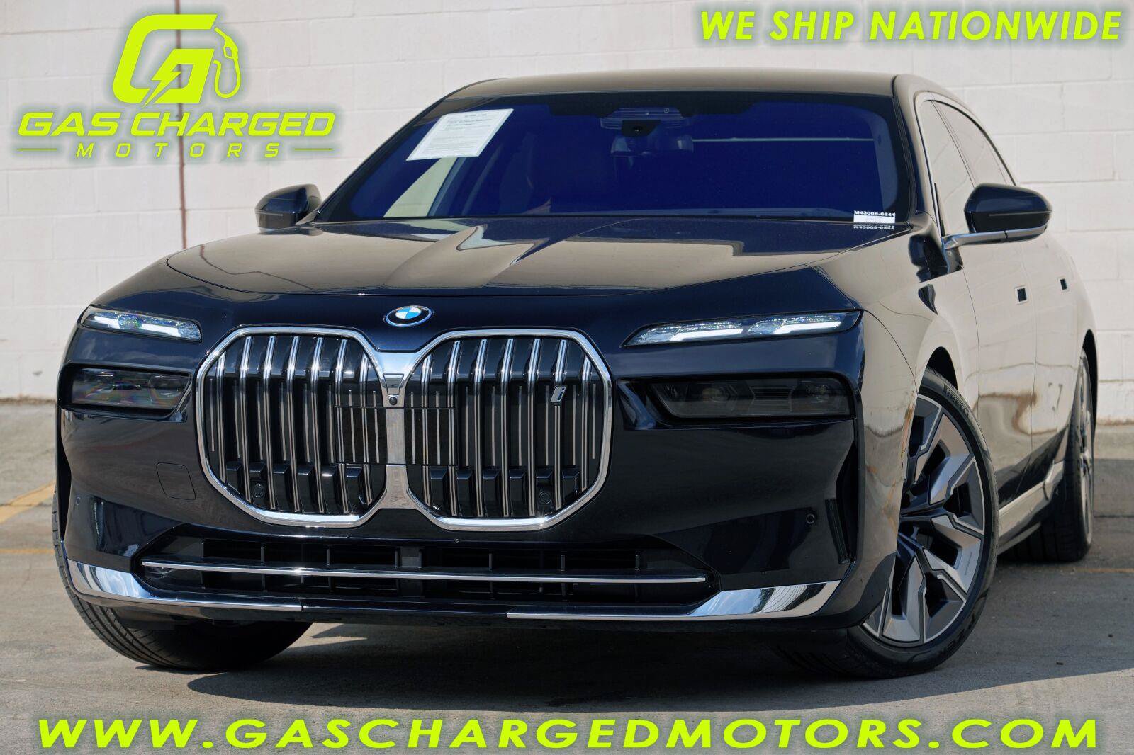Used 2023 BMW i7 xDrive60 w/ Executive Package 2 AWD/4WD video 1