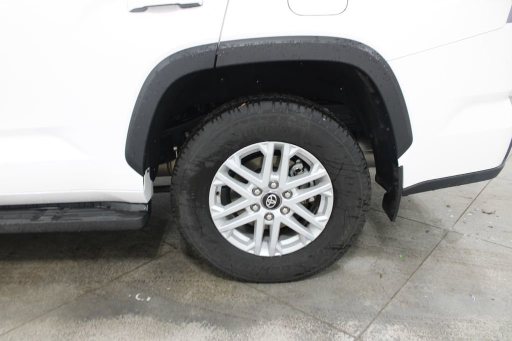 Used 2025 Toyota Sequoia SR5 AWD/4WD image 40