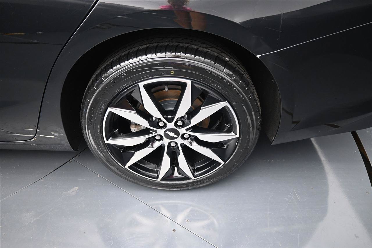 Used 2018 Chevrolet Malibu LT FWD image 17