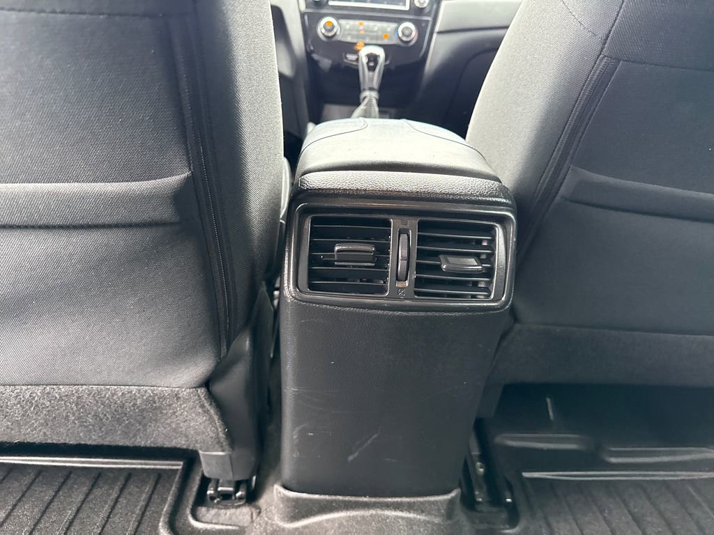 Used 2018 Nissan Rogue S image 30