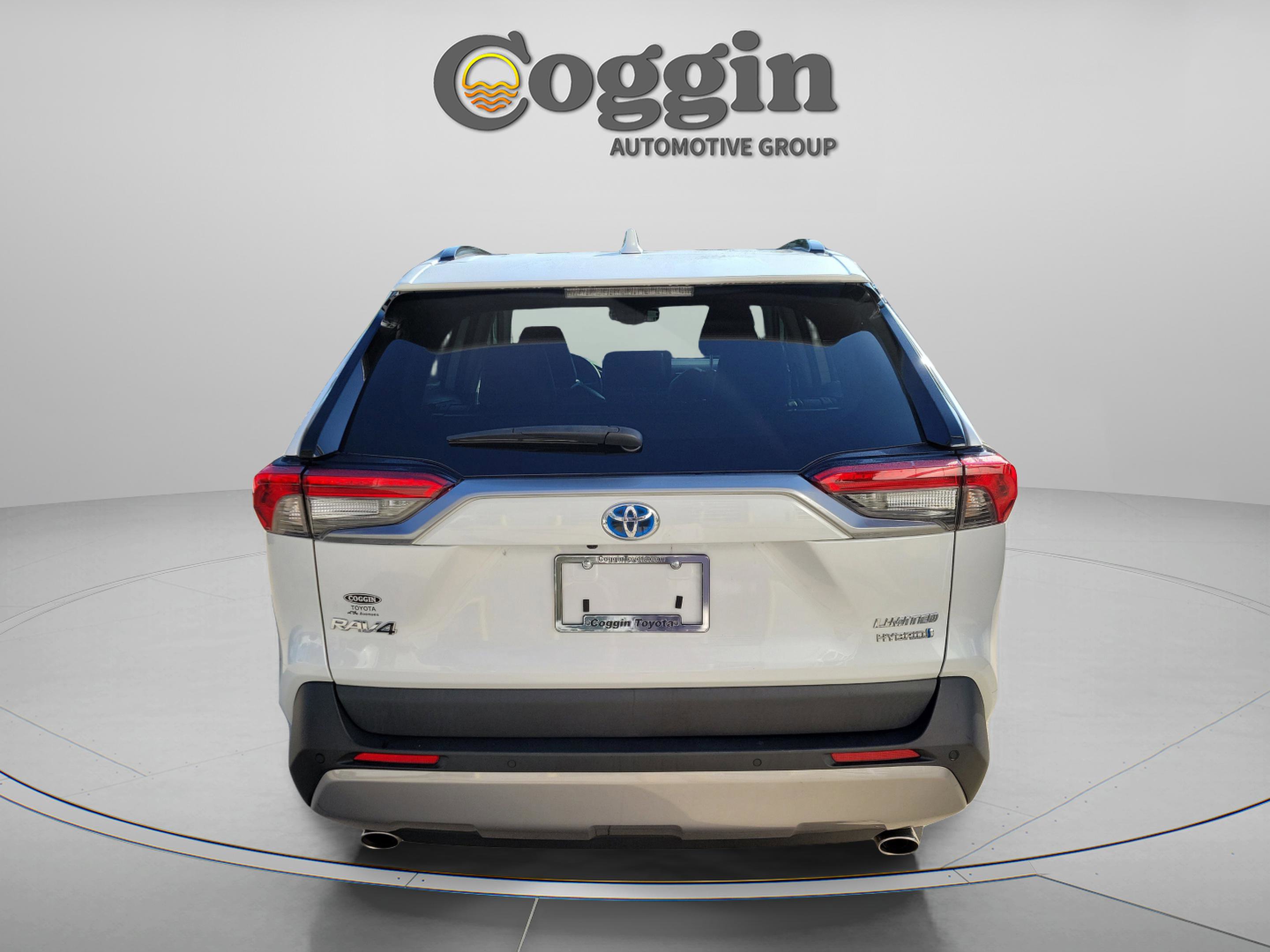 Used 2024 Toyota RAV4 Limited w/ Advanced Technology Package AWD/4WD image 3